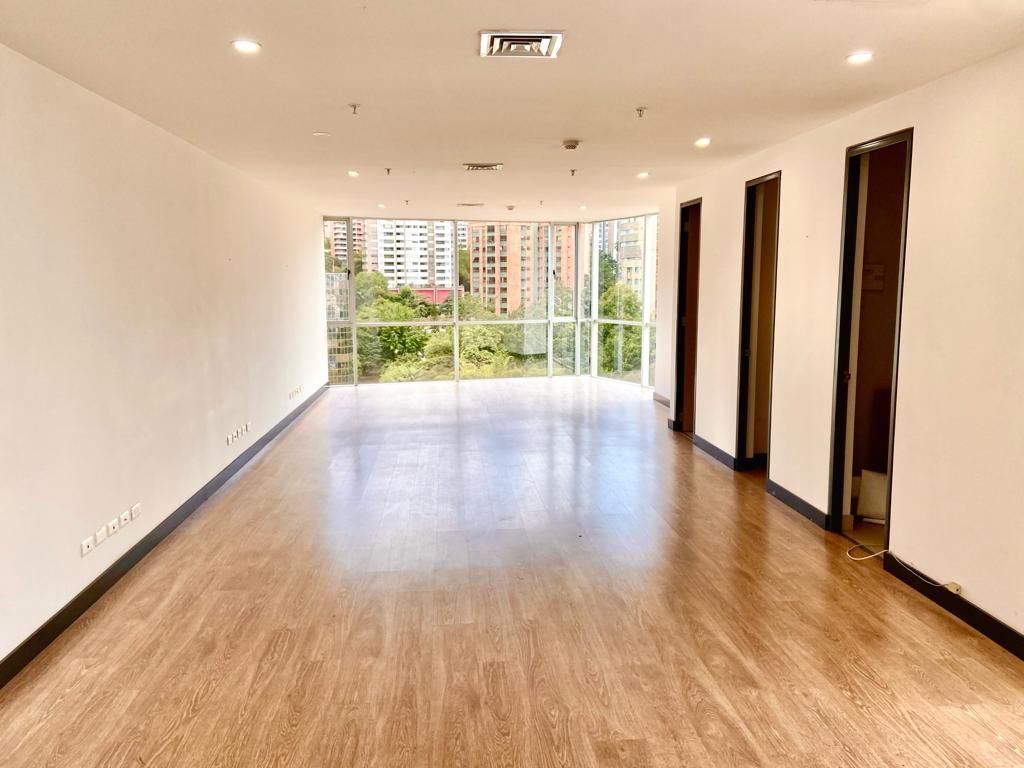 Oficina en arriendo o venta Antioquia Medellín Manila 82 m2 Habitaciones 0 Baños 0 Garajes 3 Precio venta $795000000 Precio arriendo $6300000
