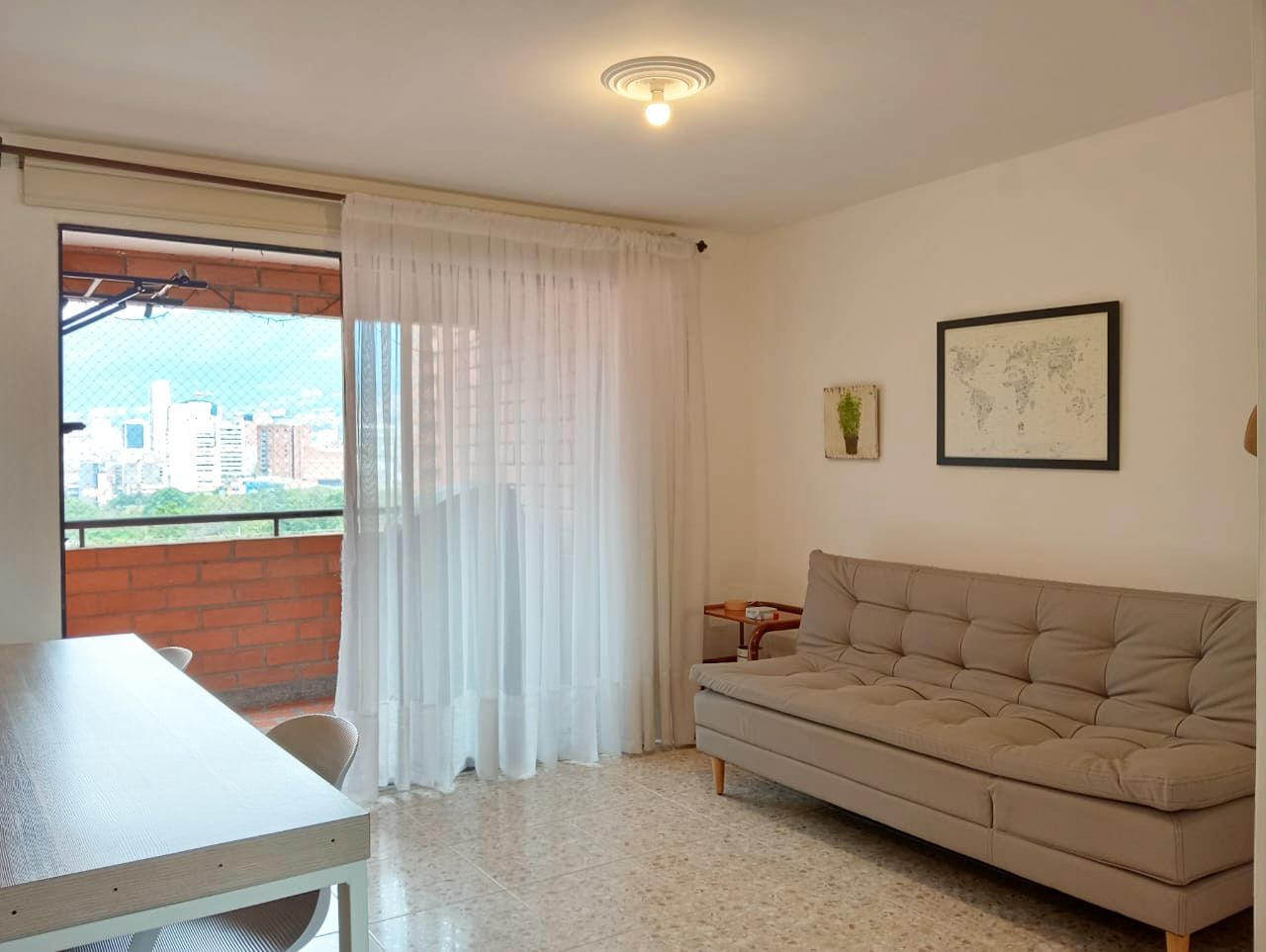 Apartamento en arriendo Antioquia Medellín Urbanizacion Valdorroble 79 m2 Habitaciones 2 Baños 2 Garajes 2 Precio $3350000