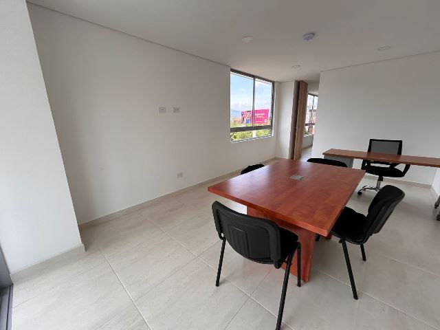 Oficina en venta Antioquia Envigado El Portal 206 m2 Habitaciones 0 Baños 4 Garajes 2 Precio $2705700000
