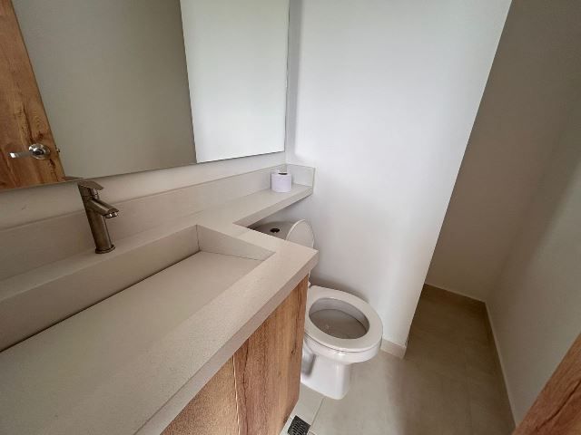 Oficina en venta Antioquia Envigado El Portal 206 m2 Habitaciones 0 Baños 4 Garajes 2 Precio $2705700000