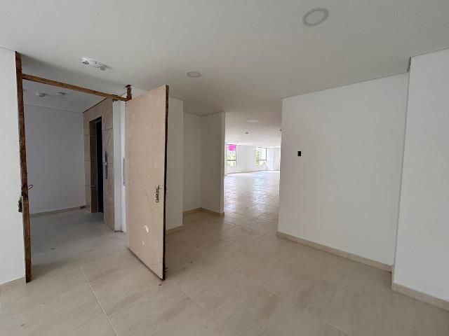 Oficina en venta Antioquia Envigado El Portal 206 m2 Habitaciones 0 Baños 4 Garajes 2 Precio $2705700000