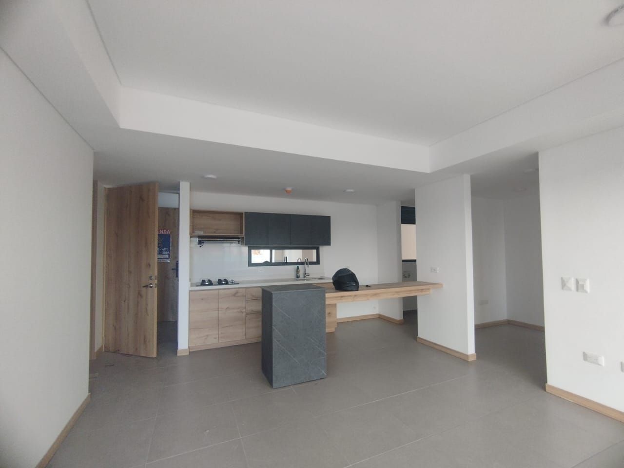 Apartamento en arriendo Risaralda Pereira Pinares 90 m2 Habitaciones 3 Baños 4 Garajes 2 Precio $3600000