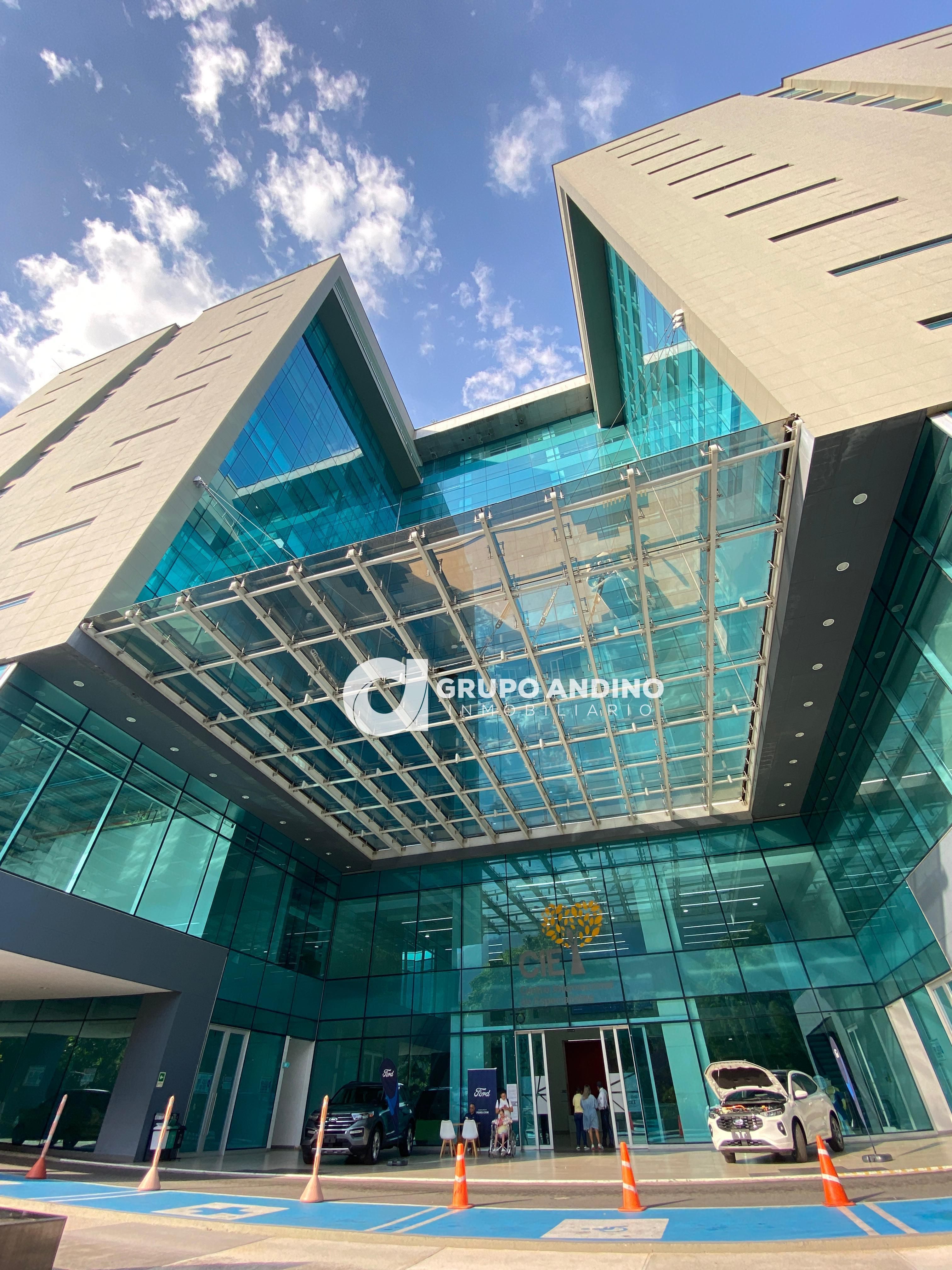 Consultorio en venta Santander Piedecuesta Br Paseo Cataluña 65 m2 Habitaciones 0 Baños 0 Garajes 2 Precio $600000000