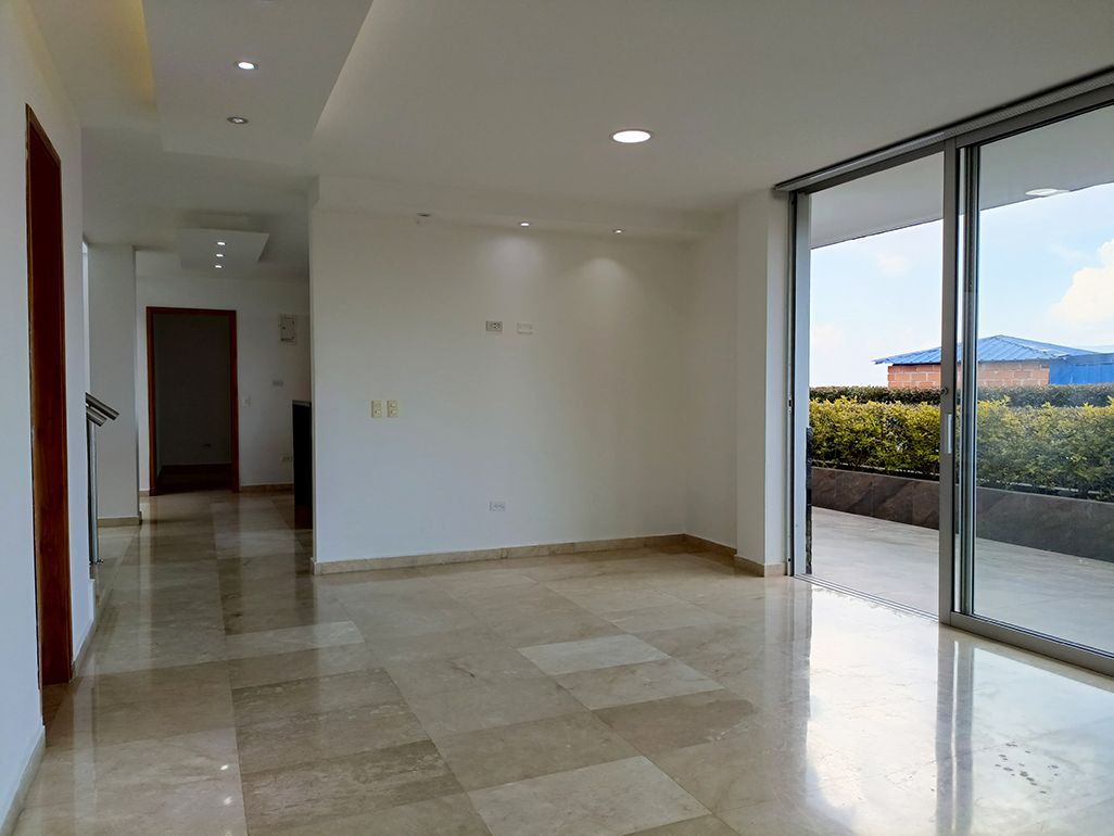 Casa en arriendo Antioquia Medellín Altavista 440 m2 Habitaciones 5 Baños 13 Garajes 8 Precio $6700000