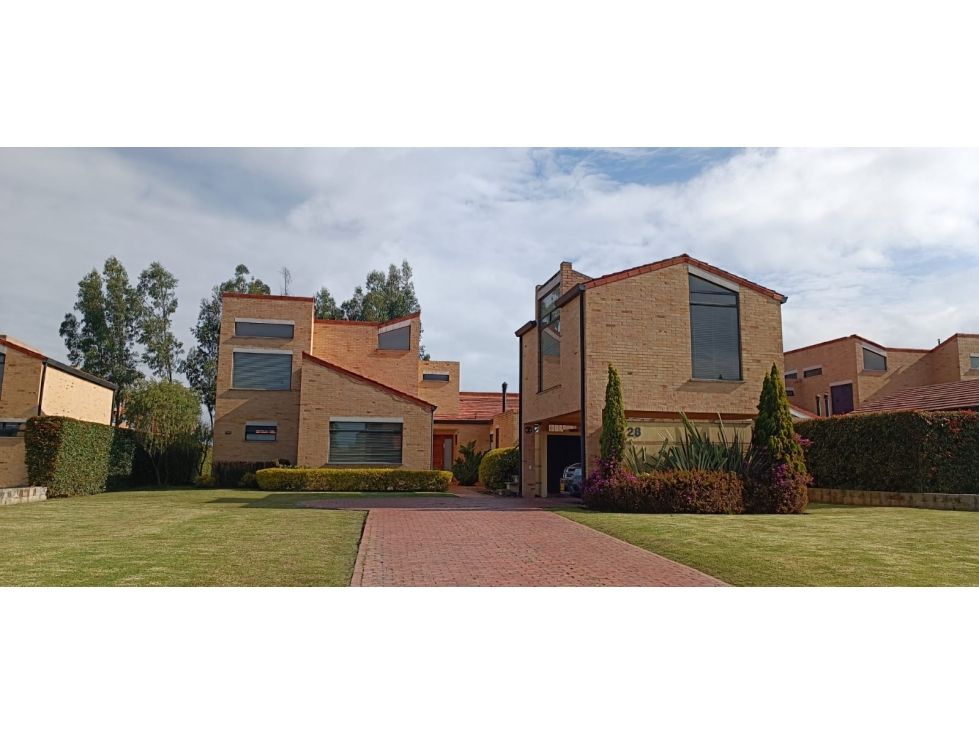 Casa en venta Cundinamarca Cajicá Cr Chunugua 320 m2 Habitaciones 5 Baños 6 Garajes 6 Precio $2100000000