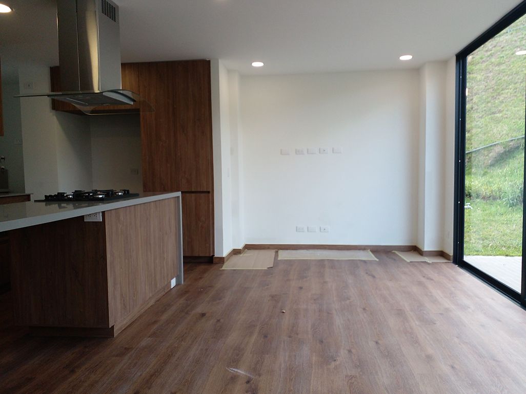 Casa en arriendo o venta Antioquia El Retiro El Retiro 176 m2 Habitaciones 3 Baños 6 Garajes 3 Precio venta $1350000000 Precio arriendo $7700000