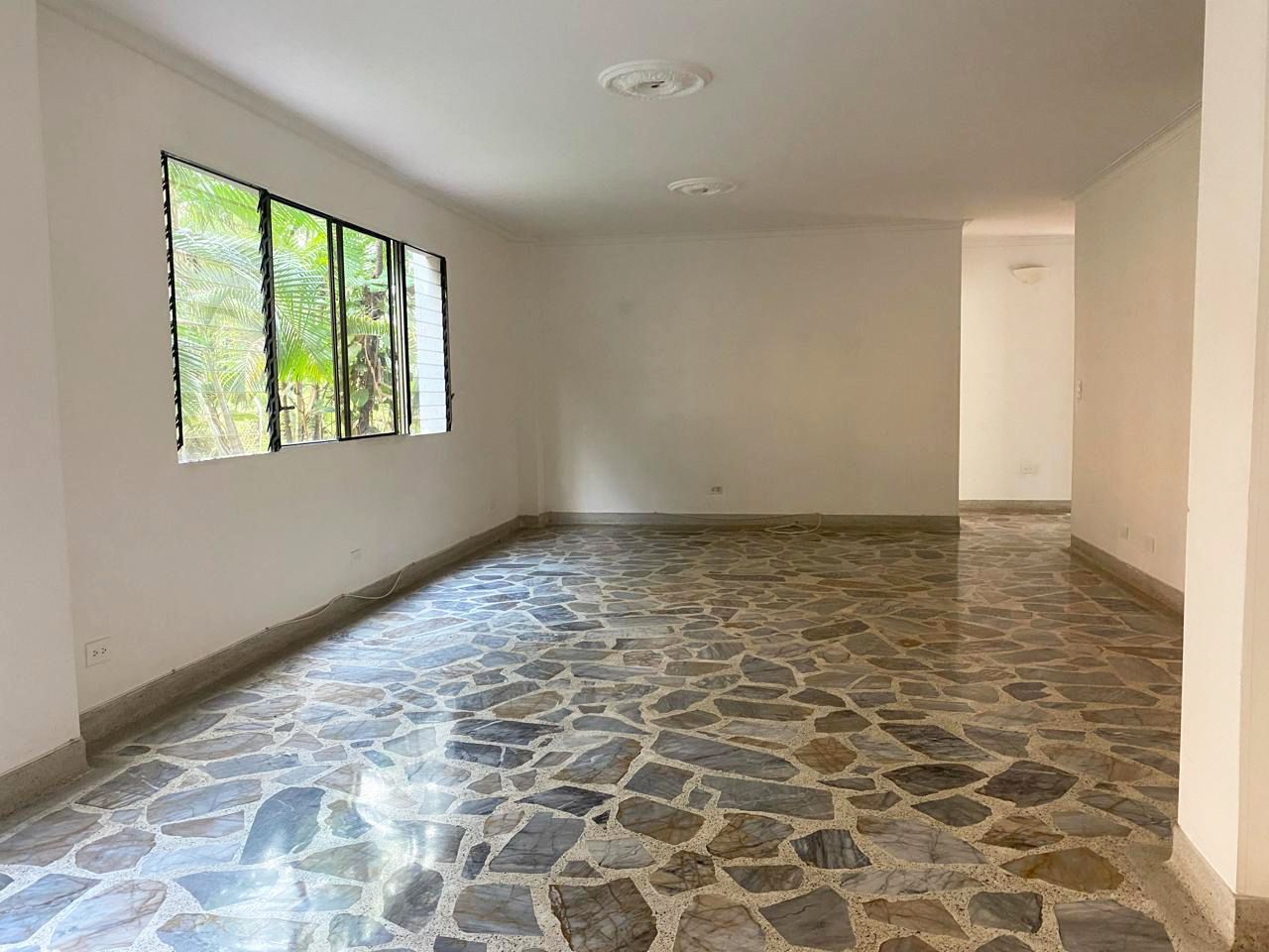 Apartamento en arriendo Antioquia Medellín Patio Bonito 115 m2 Habitaciones 3 Baños 2 Garajes 3 Precio $3350000