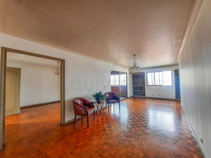 Apartamento en venta Antioquia Medellín La Candelaria 205 m2 Habitaciones 4 Baños 3 Garajes 0 Precio $640000000