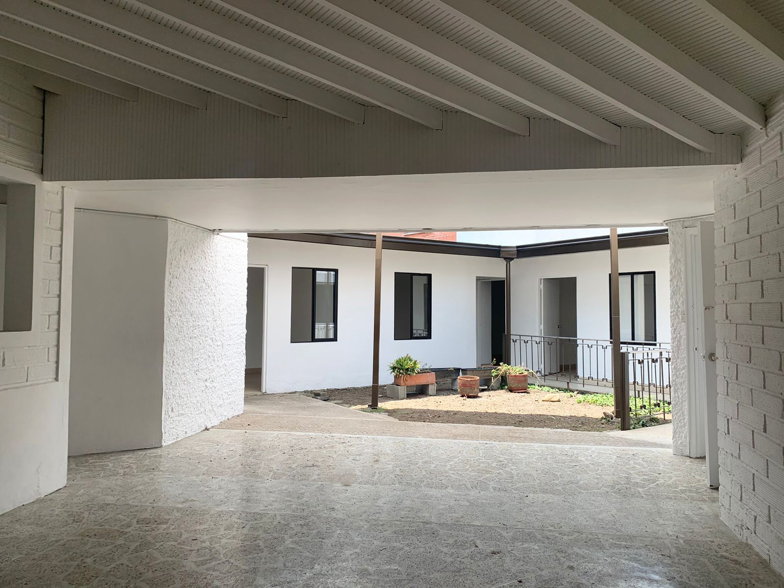 Oficina en arriendo Antioquia Medellín Santa Maria De Los Angeles 450 m2 Habitaciones 0 Baños 6 Garajes 1 Precio $15500000