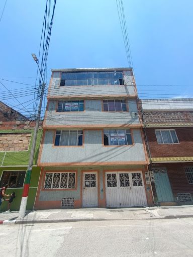 Casa en venta Cundinamarca Bogotá Alqueria La Fragua 470 m2 Habitaciones 11 Baños 8 Garajes 2 Precio $880000000