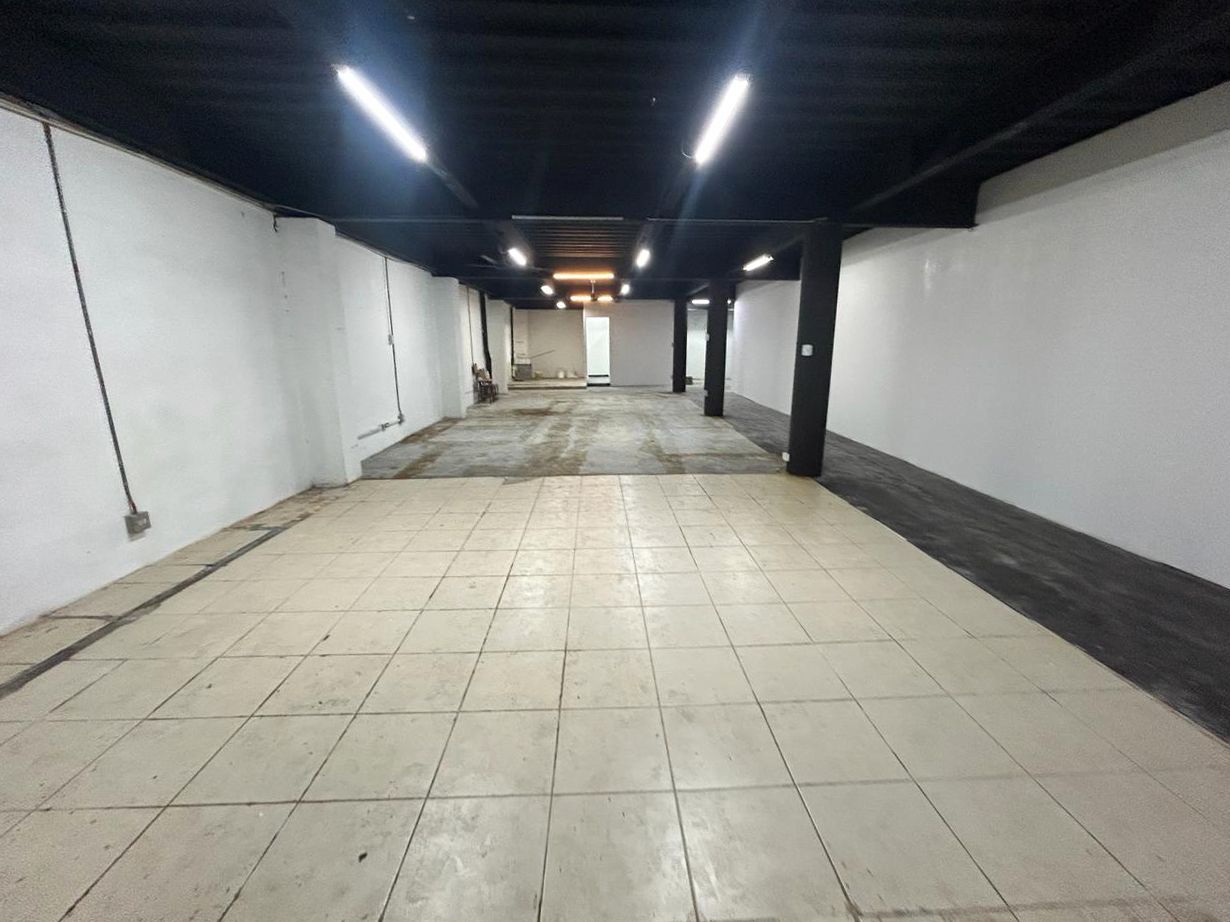 Bodega en arriendo Antioquia Medellín San Diego 460 m2 Habitaciones 0 Baños 13 Garajes 1 Precio $17000000