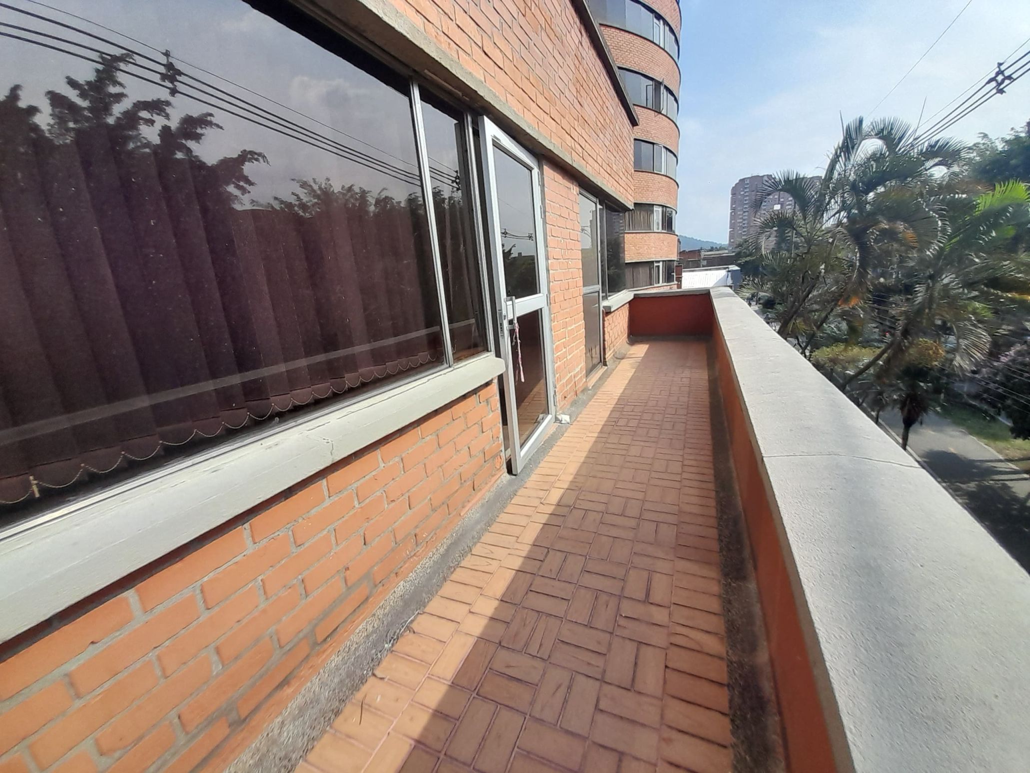 Oficina en arriendo Antioquia Medellín San Joaquin 163 m2 Habitaciones 0 Baños 3 Garajes 1 Precio $7000000