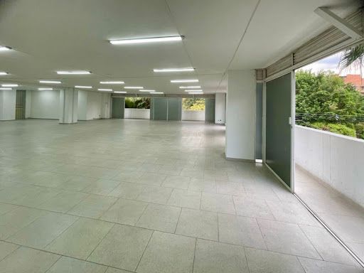 Oficina en arriendo Antioquia Medellín Los Conquistadores 650 m2 Habitaciones 0 Baños 2 Garajes 0 Precio $14000000