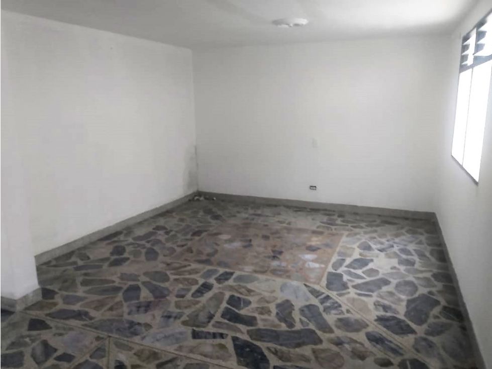 Edificio en venta Antioquia Medellín Ferreni 1080 m2 Habitaciones 15 Baños 10 Garajes 0 Precio $3400000000