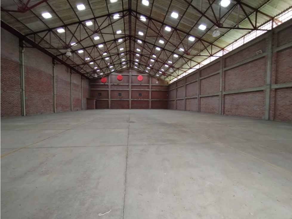 Bodega en arriendo Meta Villavicencio San Isidro 2360 m2 Habitaciones 0 Baños 2 Garajes 1 Precio $35400000