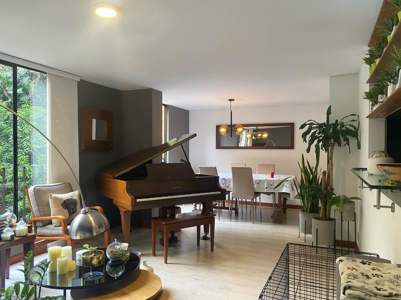 Apartamento en arriendo Antioquia Medellín La Linde 95 m2 Habitaciones 2 Baños 2 Garajes 2 Precio $3900000