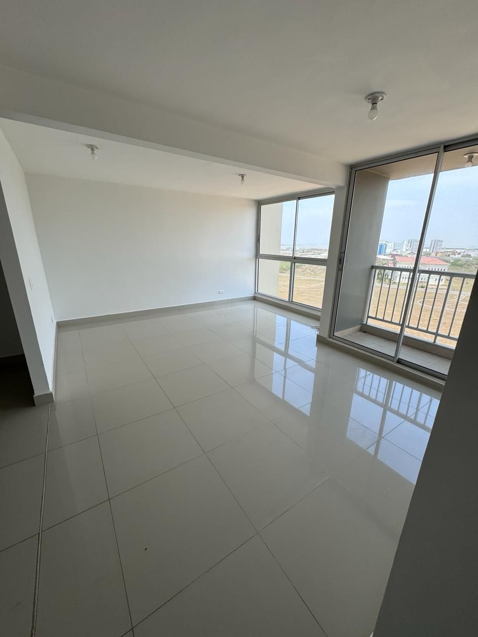 Apartamento en arriendo Atlántico Barranquilla Conjunto Residencial Madeira 75 m2 Habitaciones 3 Baños 2 Garajes 1 Precio $2250000