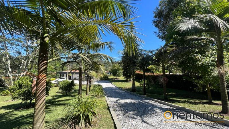 Finca en venta Antioquia La Ceja La Ceja 4100 m2 Habitaciones 3 Baños 2 Garajes 0 Precio $2300000000