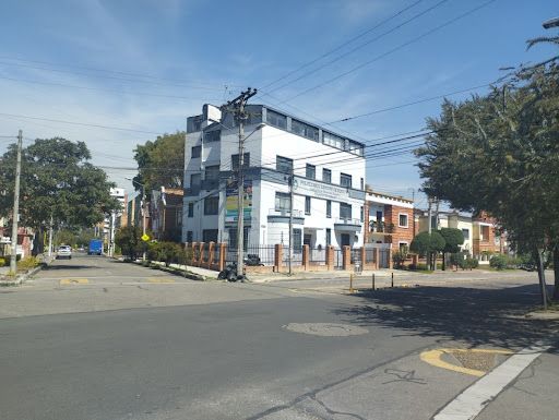 Edificio en venta Cundinamarca Bogotá La Magdalena 833 m2 Habitaciones 13 Baños 13 Garajes 2 Precio $1975000000