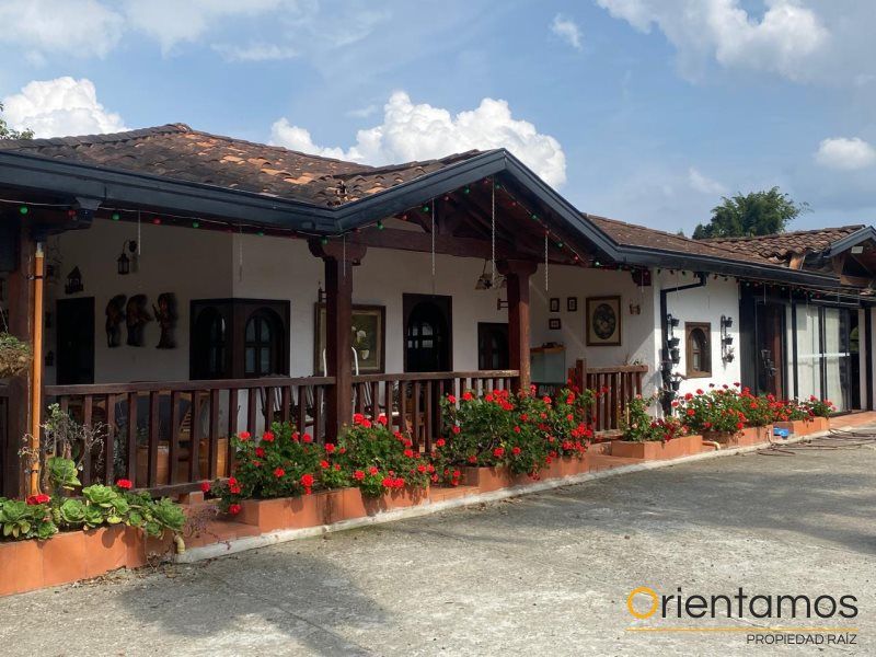 Finca en venta Antioquia Rionegro Centro 10000 m2 Habitaciones 4 Baños 5 Garajes 1 Precio $3900000000