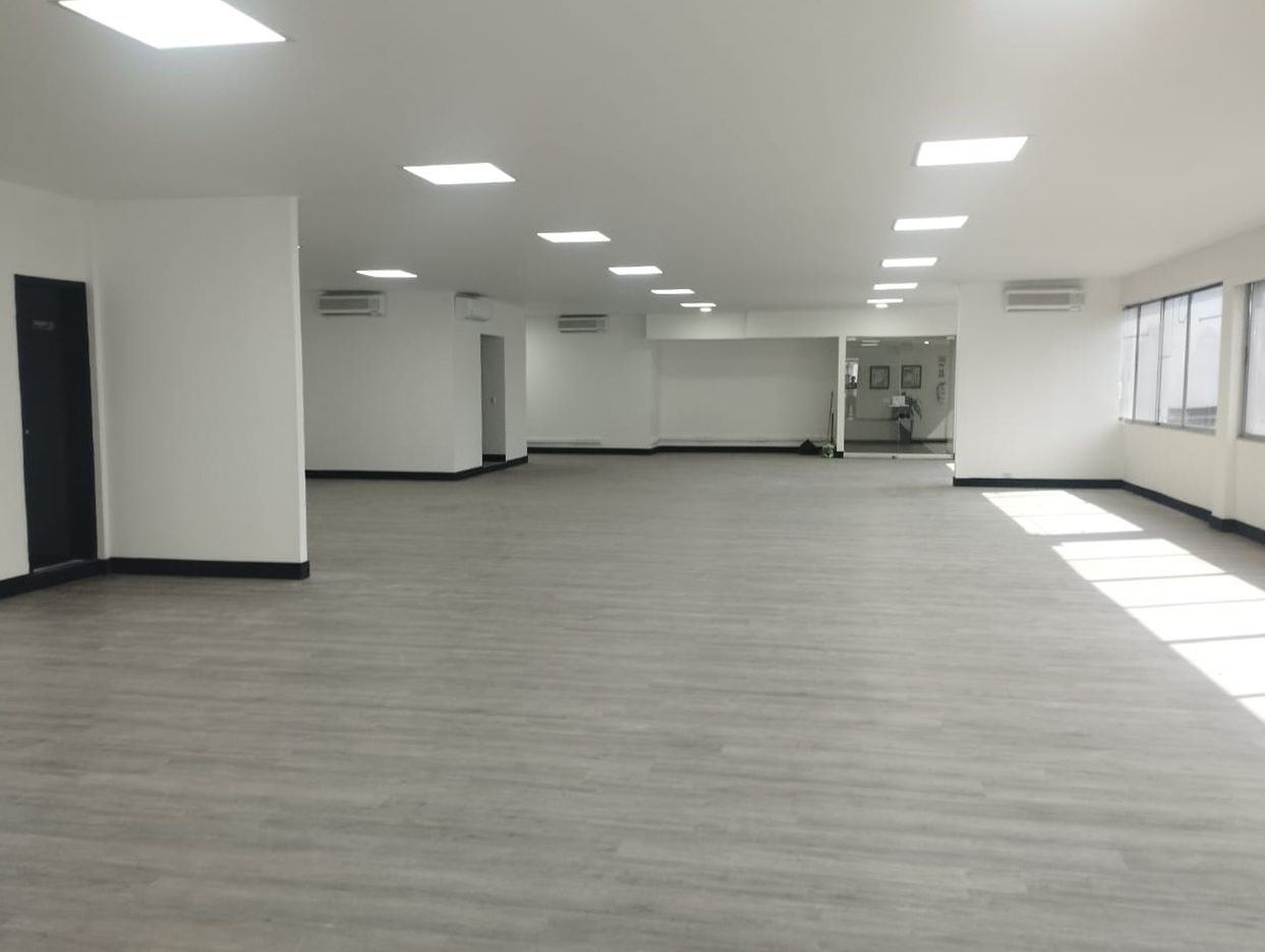 Oficina en arriendo Antioquia Medellín El Poblado 380 m2 Habitaciones 0 Baños 6 Garajes 5 Precio $27700000