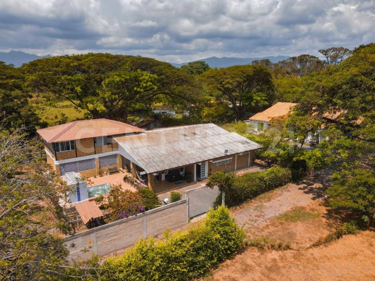 Finca en venta Valle Del Cauca Palmira Palmira 550 m2 Habitaciones 8 Baños 8 Garajes 5 Precio $900000000