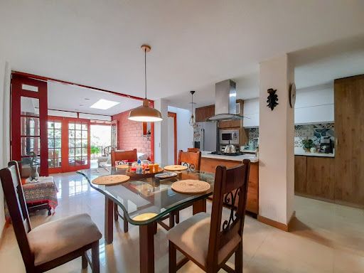 Casa en venta Antioquia Envigado San José 280 m2 Habitaciones 5 Baños 6 Garajes 2 Precio $1240000000