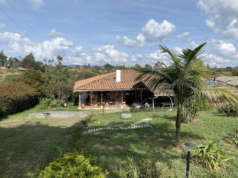 Casa en venta Antioquia San Vicente San Vicente 4120 m2 Habitaciones 3 Baños 2 Garajes 2 Precio $885000000