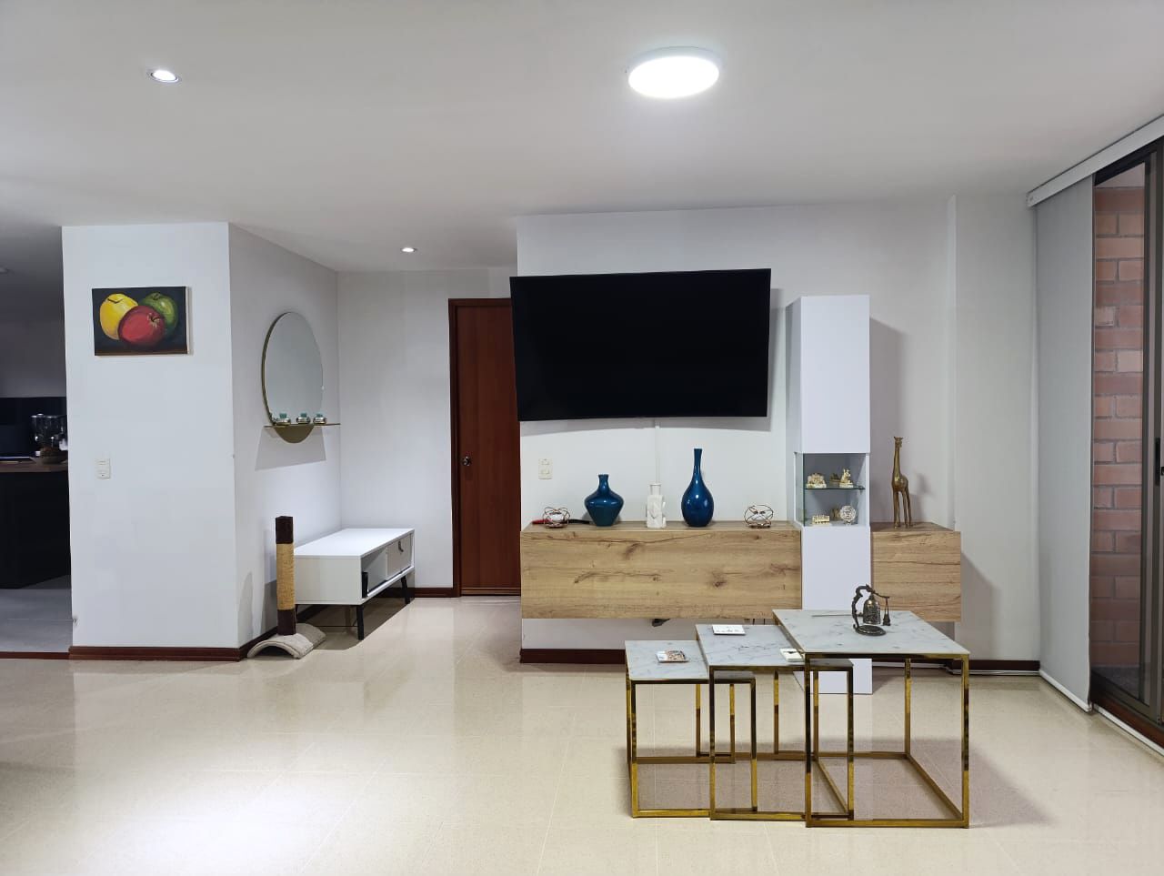 Apartamento en arriendo Antioquia Medellín El Diamante No2 130 m2 Habitaciones 3 Baños 4 Garajes 3 Precio $12800000