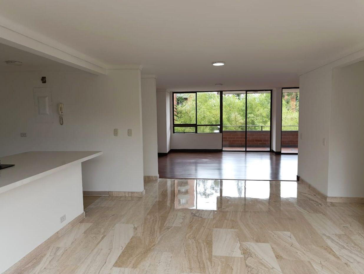 Apartamento en arriendo Antioquia Medellín La Florida 187 m2 Habitaciones 3 Baños 6 Garajes 3 Precio $7200000