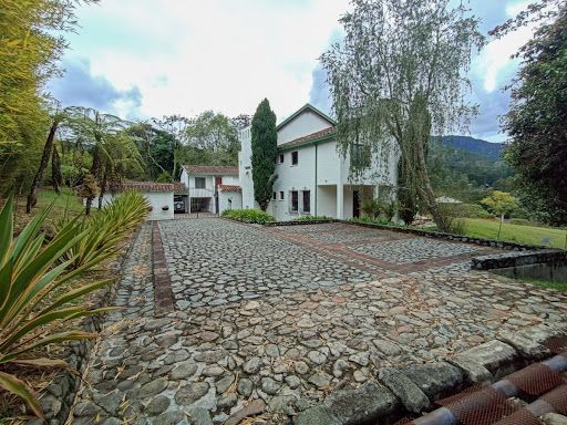 Finca en arriendo Antioquia El Retiro El Retiro 400 m2 Habitaciones 7 Baños 13 Garajes 7 Precio $14000000