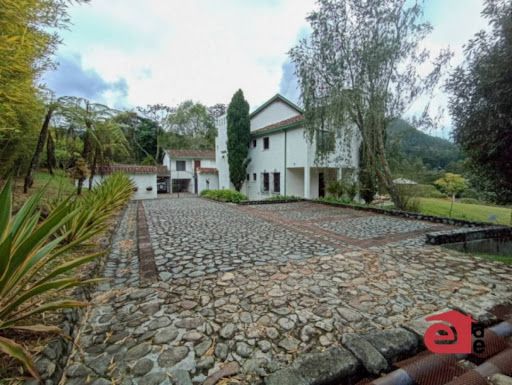 Finca en arriendo Antioquia El Retiro El Retiro 400 m2 Habitaciones 6 Baños 6 Garajes 5 Precio $12000000