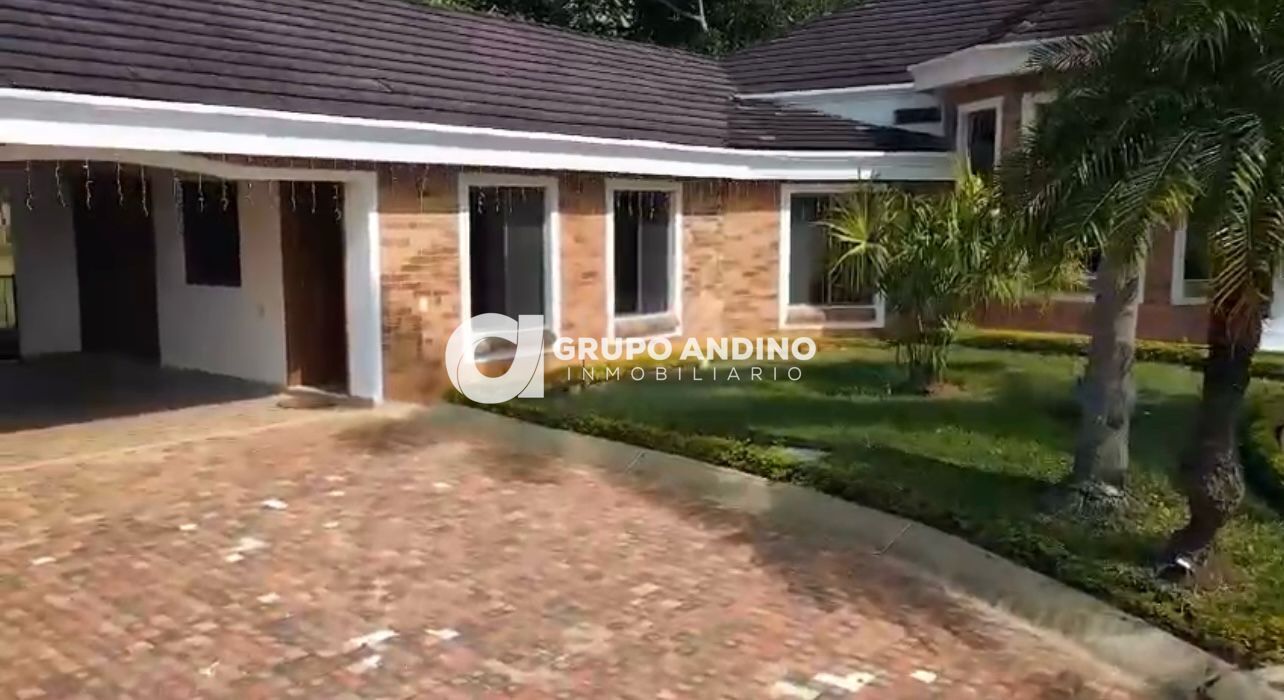 Casa Campestre en venta Santander Piedecuesta Cn Las Margaritas Menzuli 400 m2 Habitaciones 3 Baños 6 Garajes 3 Precio $3200000000