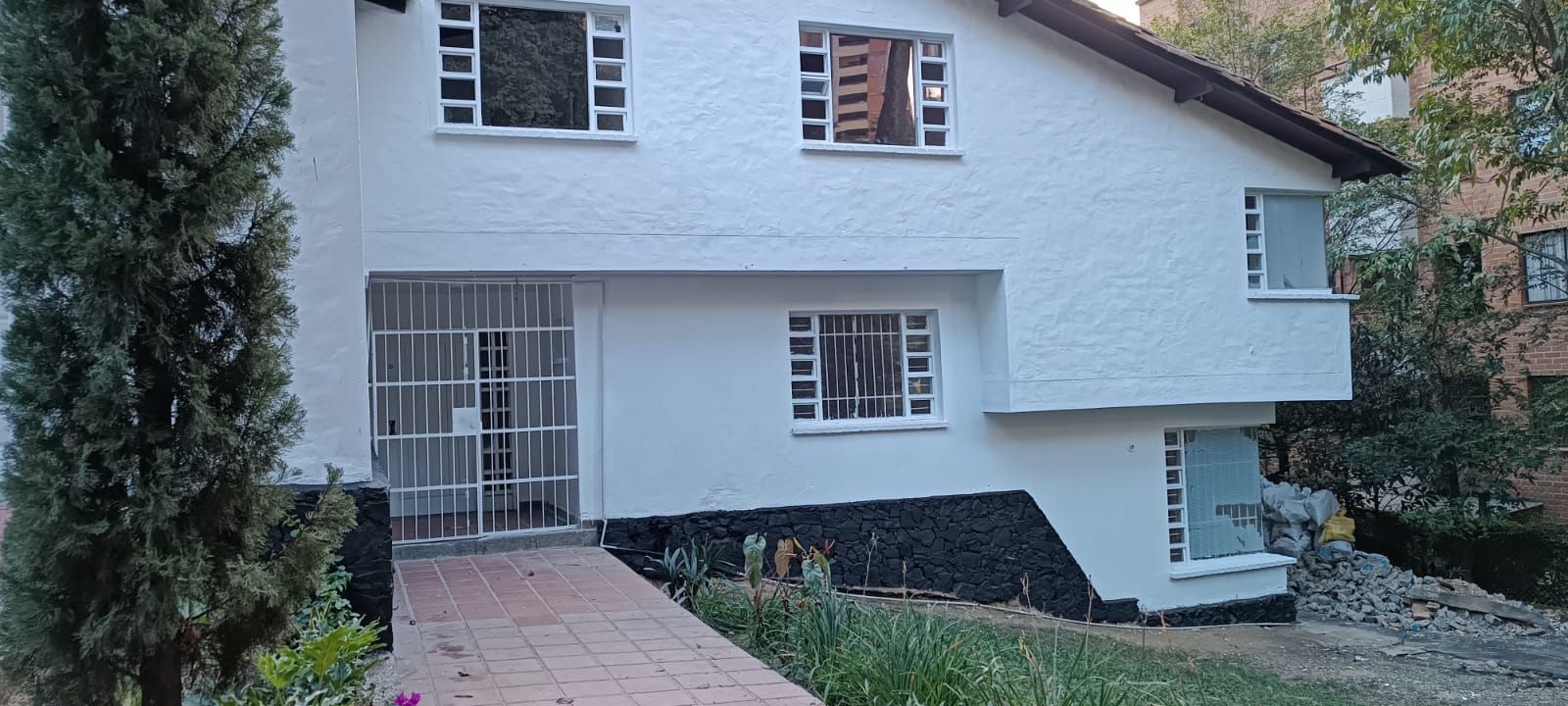 Casa en arriendo Antioquia Medellín El Diamante No2 350 m2 Habitaciones 13 Baños 6 Garajes 5 Precio $26000000