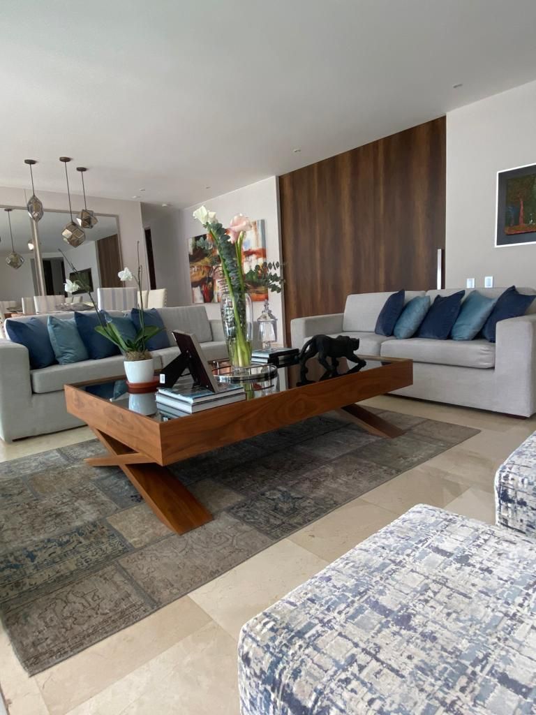 Apartamento en arriendo o venta Valle Del Cauca Cali Santa Teresita 198 m2 Habitaciones 4 Baños 6 Garajes 4 Precio venta $1370000000 Precio arriendo $7900000