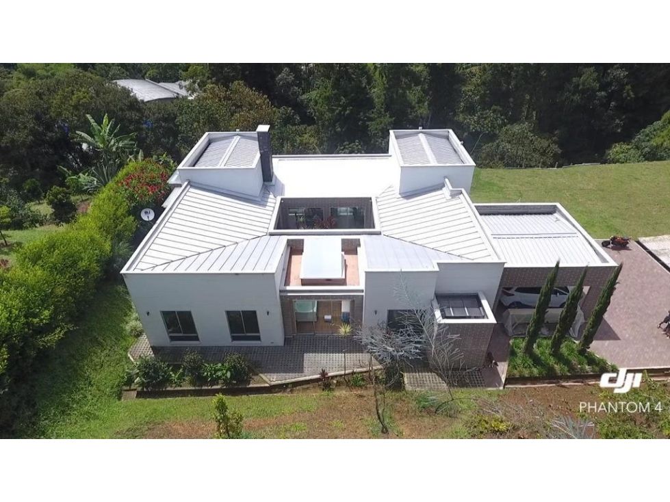 Casa Campestre en venta Antioquia La Estrella El Hoyo De Buga 272 m2 Habitaciones 3 Baños 3 Garajes 2 Precio $2300000000