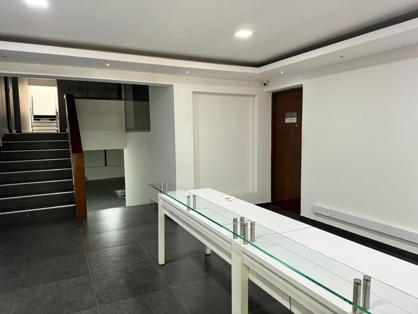 Oficina en arriendo Antioquia Medellín Lorena 320 m2 Habitaciones 0 Baños 13 Garajes 1 Precio $14000000