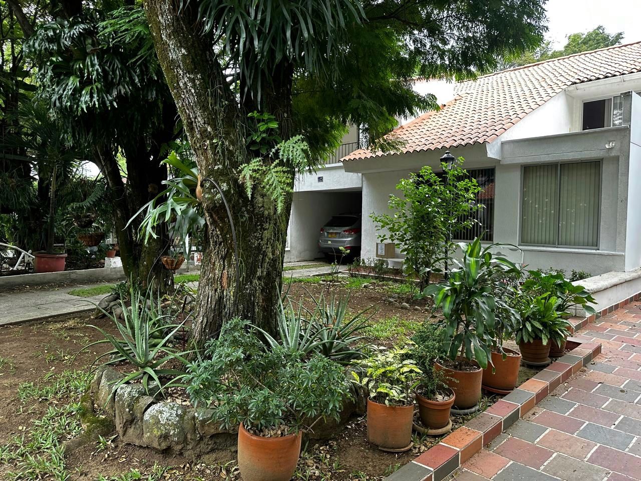 Casa en venta Valle Del Cauca Cali Bosques Del Limonar 180 m2 Habitaciones 4 Baños 6 Garajes 4 Precio $890000000