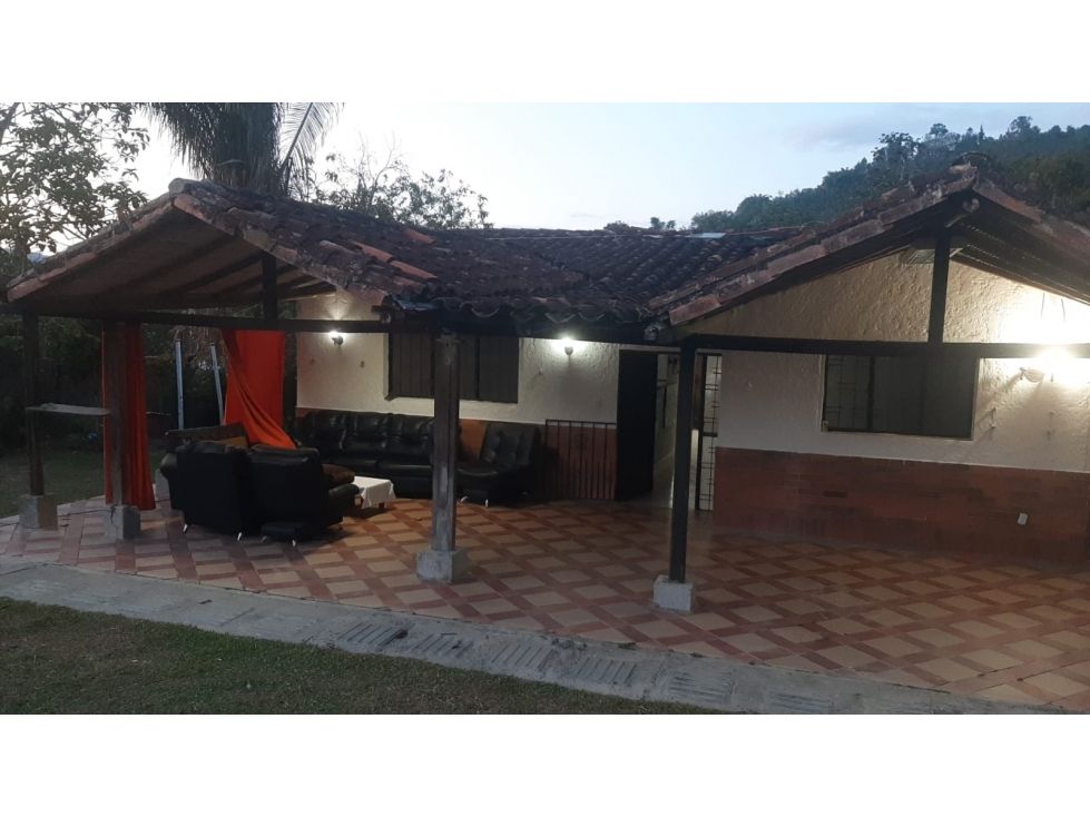 Finca en venta Santander Piedecuesta Cn Mansion Del Bosque 4000 m2 Habitaciones 8 Baños 8 Garajes 4 Precio $2000000000