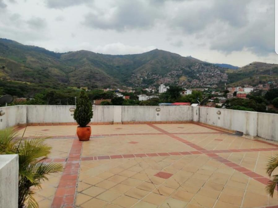 Apartamento en venta Valle Del Cauca Cali La Campiña 70 m2 Habitaciones 2 Baños 4 Garajes 2 Precio $380000000