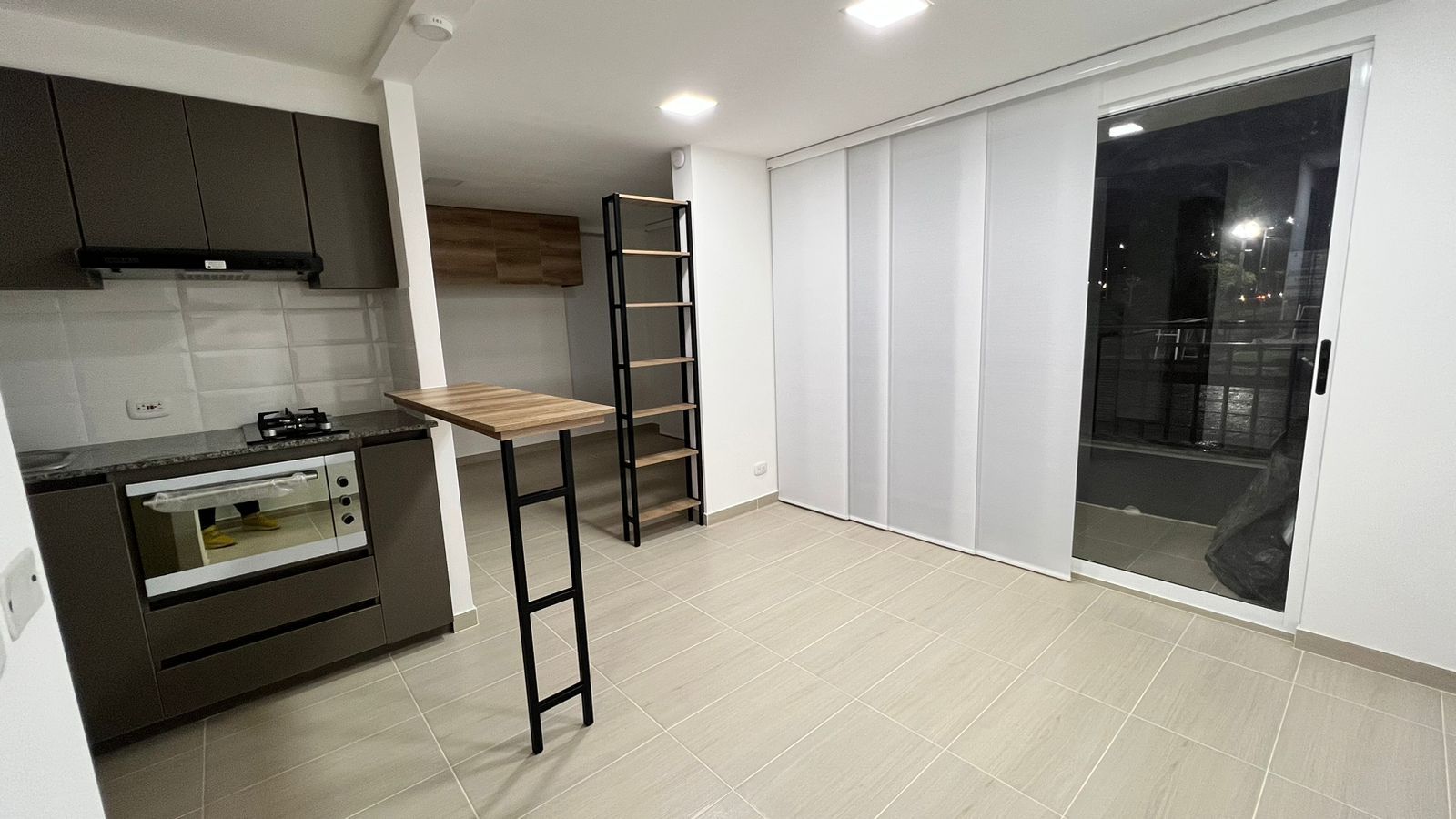 Apartaestudio en arriendo o venta Valle Del Cauca Cali Urbanización La Flora 41 m2 Habitaciones 1 Baños 2 Garajes 1 Precio venta $245000000 Precio arriendo $1829000