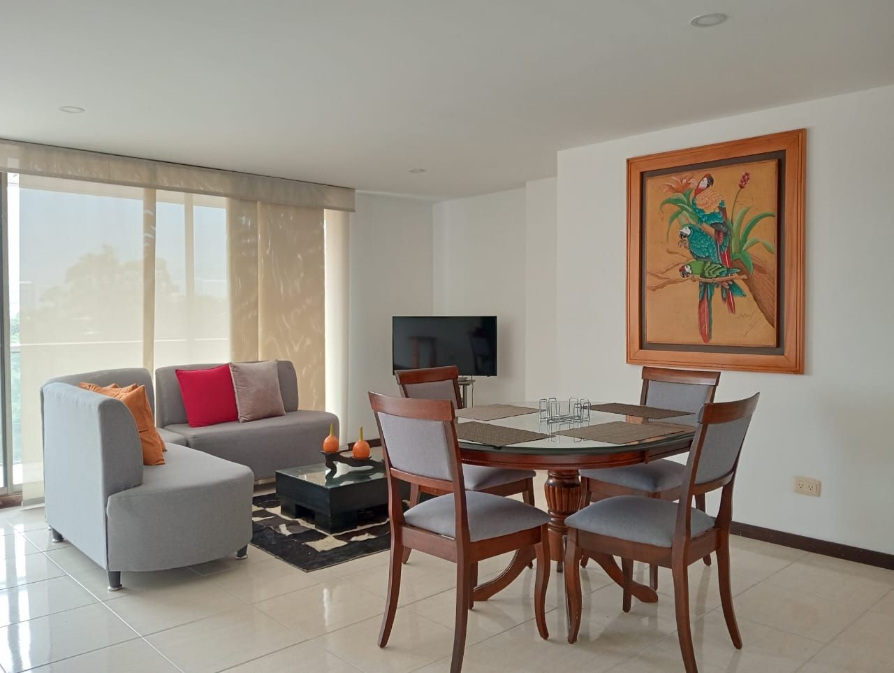 Apartamento en arriendo Antioquia Medellín Los Conquistadores 110 m2 Habitaciones 3 Baños 2 Garajes 2 Precio $3700000