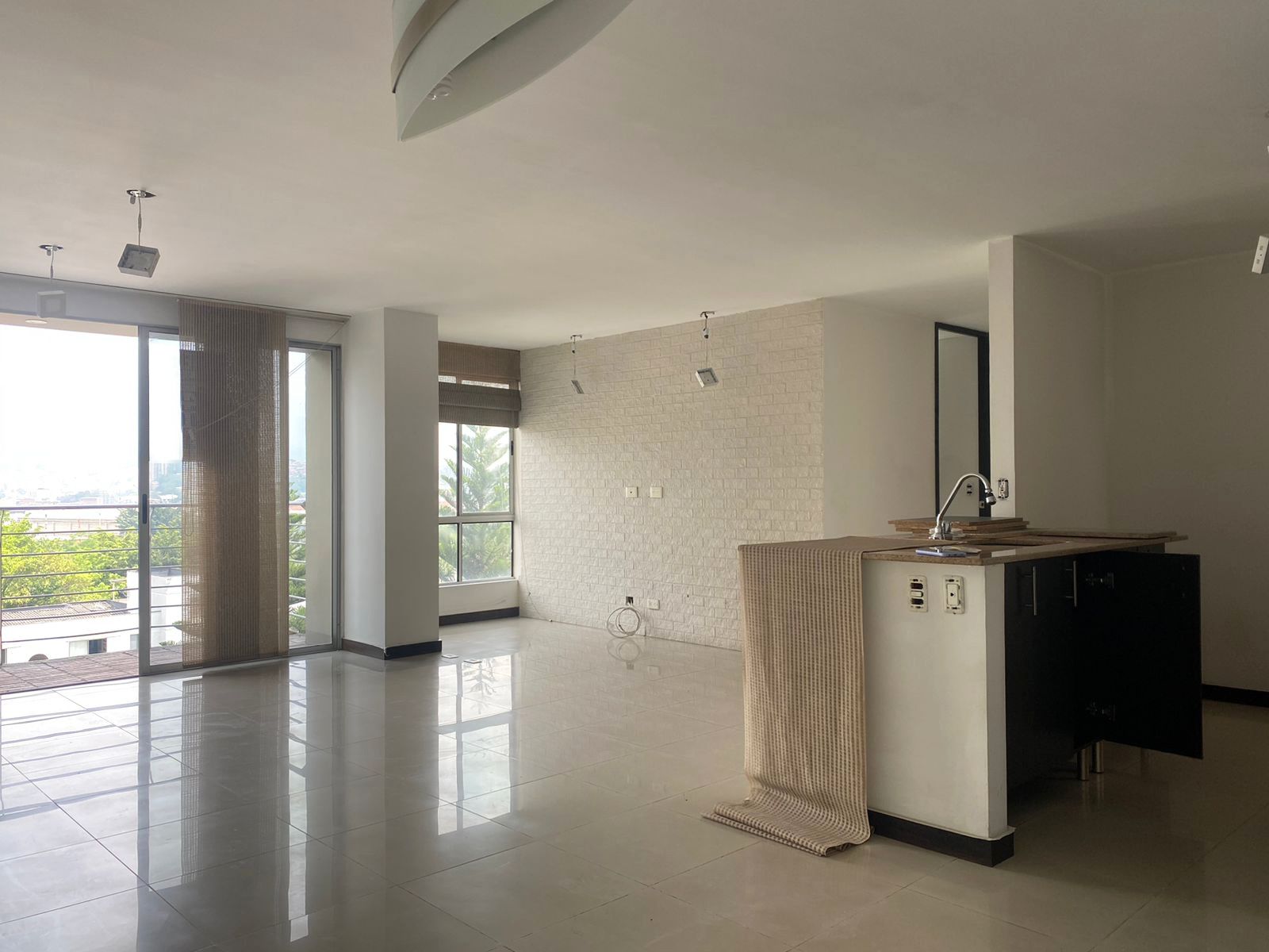 Apartamento en arriendo Antioquia Medellín Medellín 103 m2 Habitaciones 2 Baños 4 Garajes 2 Precio $3650000