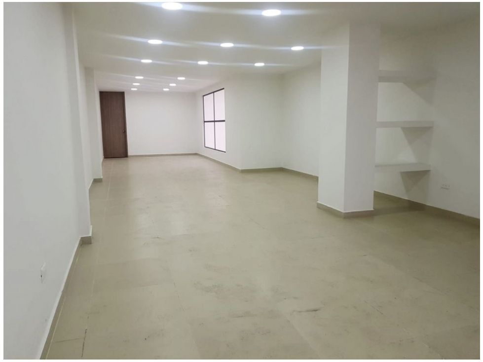 Oficina en arriendo Cundinamarca Bogotá Estoril 550 m2 Habitaciones 0 Baños 9 Garajes 2 Precio $25000000