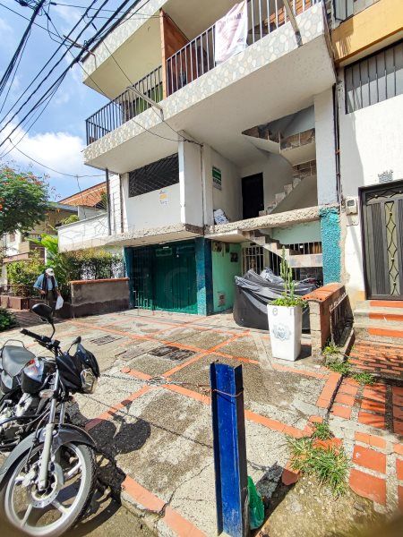Bodega en arriendo Antioquia Itagüí Santa María No 2 140 m2 Habitaciones 0 Baños 2 Garajes 0 Precio $2300000