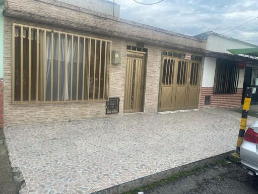 Casa en venta Risaralda Dosquebradas Guadalupe 250 m2 Habitaciones 11 Baños 6 Garajes 2 Precio $470000000