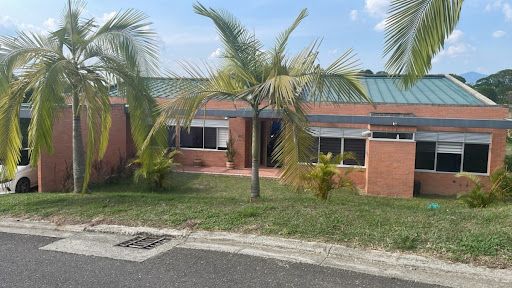 Casa en venta Risaralda Pereira Brisas De Las Americas 322 m2 Habitaciones 3 Baños 6 Garajes 5 Precio $2200000000