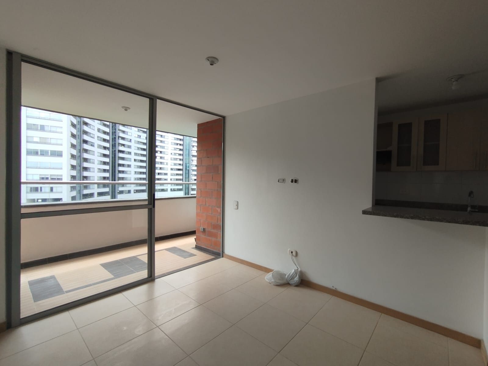 Apartamento en arriendo Antioquia Medellín Medellín 80 m2 Habitaciones 3 Baños 2 Garajes 2 Precio $3450000