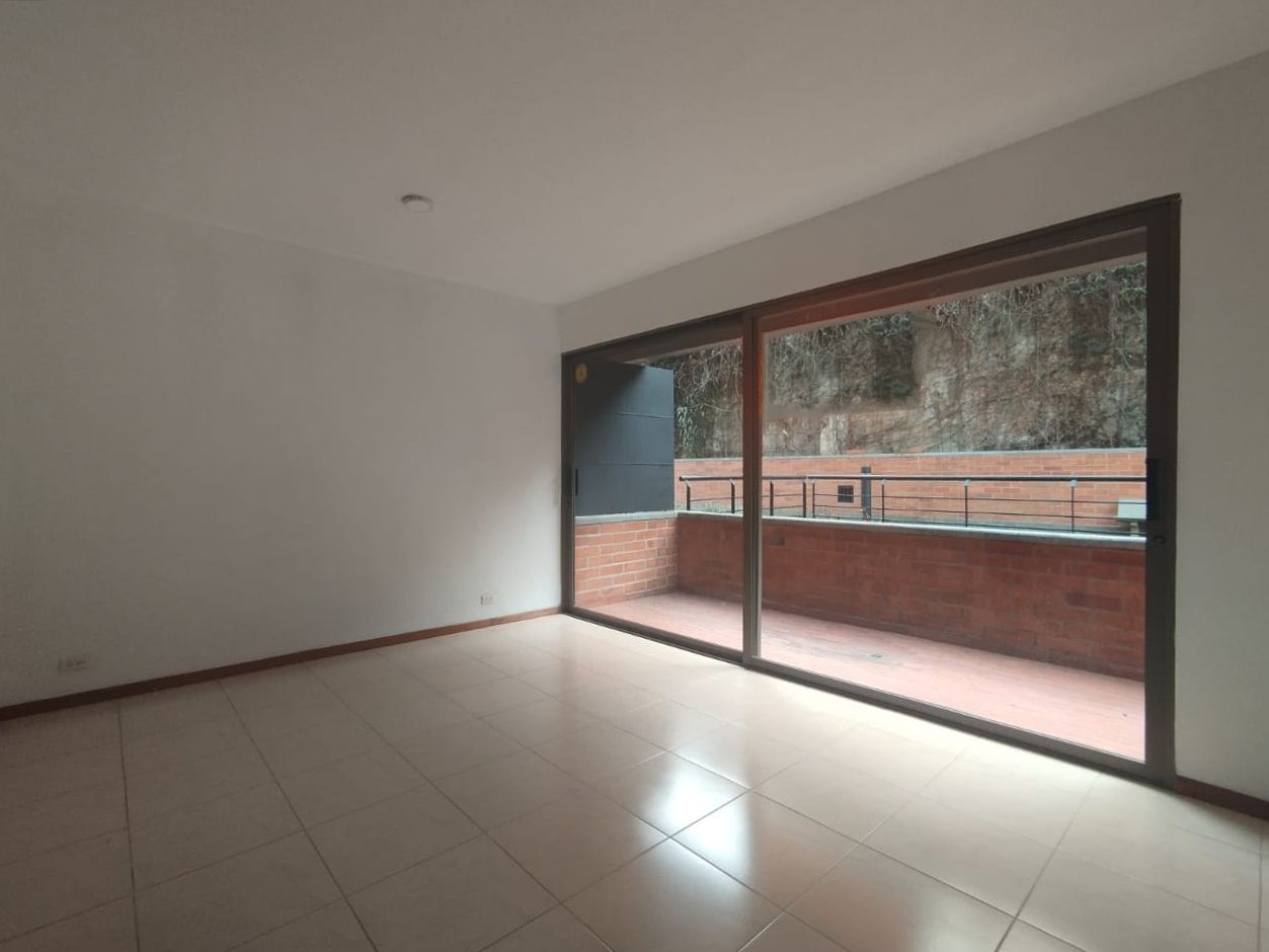 Apartamento en arriendo Antioquia Medellín Castropol 84 m2 Habitaciones 2 Baños 2 Garajes 2 Precio $3300000