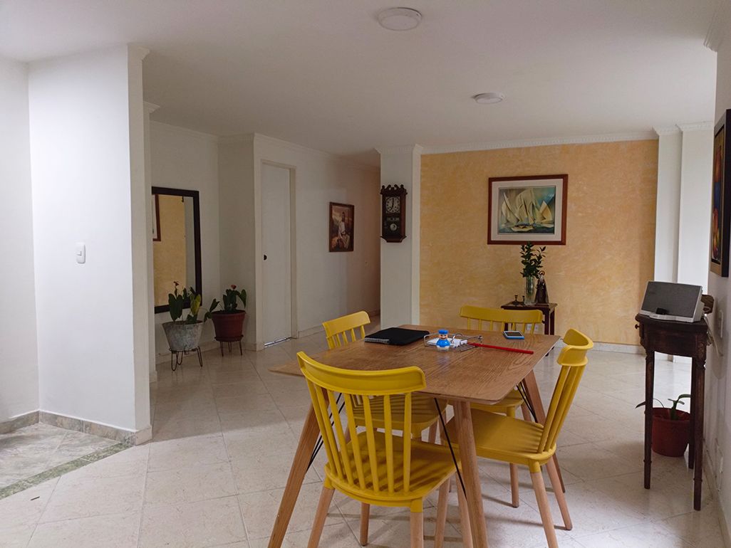 Apartamento en arriendo Antioquia Medellín La Mota 112 m2 Habitaciones 4 Baños 2 Garajes 2 Precio $3700000